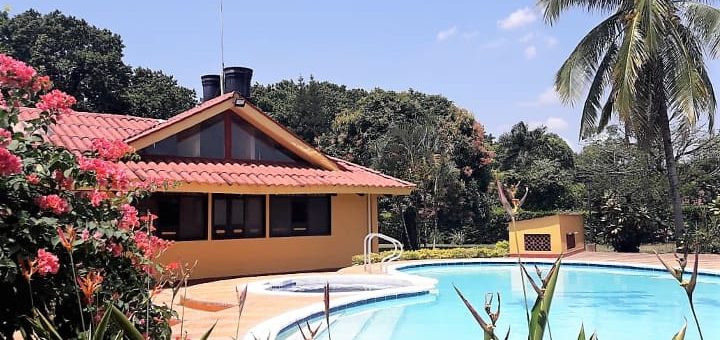 Venta casa quinta en Villavicencio, en el condominio El Laguito