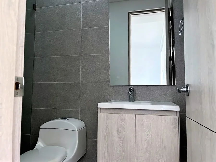 Casa campestre en venta en Palma Real, vía Villavicencio–Restrepo baño de huéspedes