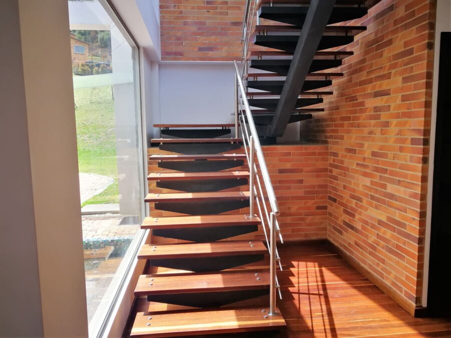 Casa Horizonte Reservado escalera