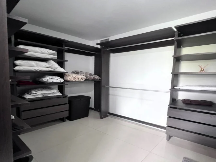 Apartamento esquinero en venta en Caudal Oriental, Villavicencio – Edificio Montebello walk-in closet