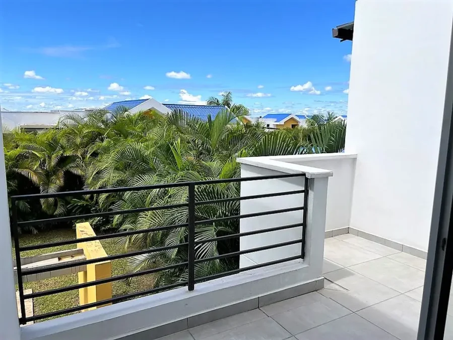 Casa campestre en venta en Palma Real, vía Villavicencio–Restrepo balcón