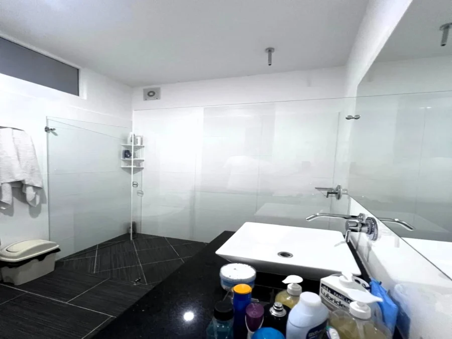 Apartamento esquinero en venta en Caudal Oriental, Villavicencio – Edificio Montebello baño principal