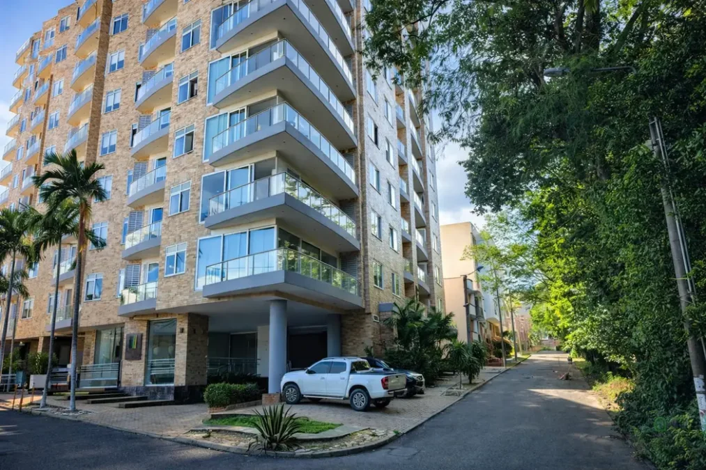 Apartamento esquinero en venta en Caudal Oriental, Villavicencio – Edificio Montebello fachada