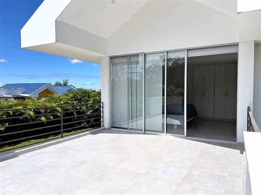 Casa campestre en venta en Palma Real, vía Villavicencio–Restrepo terraza