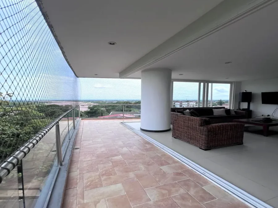 Apartamento esquinero en venta en Caudal Oriental, Villavicencio – Edificio Montebello balcón