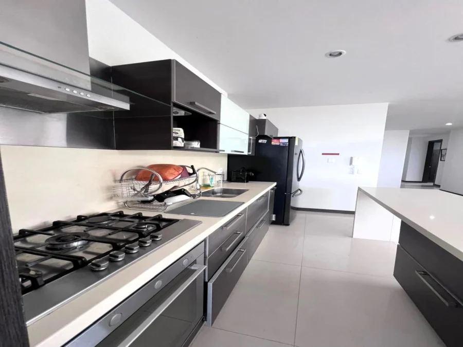 Apartamento esquinero en venta en Caudal Oriental, Villavicencio – Edificio Montebello cocina