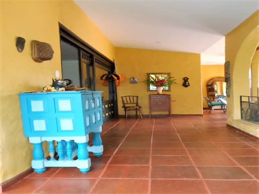 Casa quinta en venta en Villavicencio – Condominio El Laguito corredor